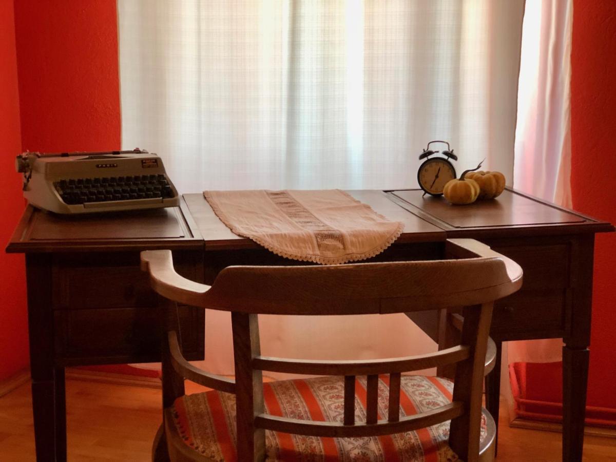Voeroes Guest House Tîrgu Secuiesc Buitenkant foto