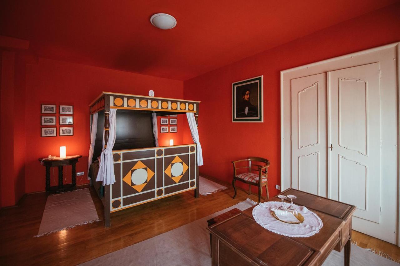 Voeroes Guest House Tîrgu Secuiesc Buitenkant foto