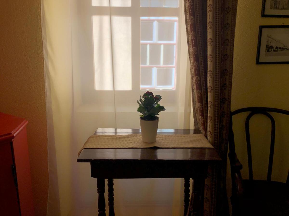 Voeroes Guest House Tîrgu Secuiesc Buitenkant foto