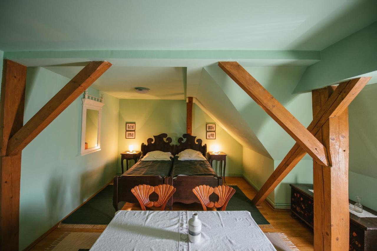 Voeroes Guest House Tîrgu Secuiesc Buitenkant foto
