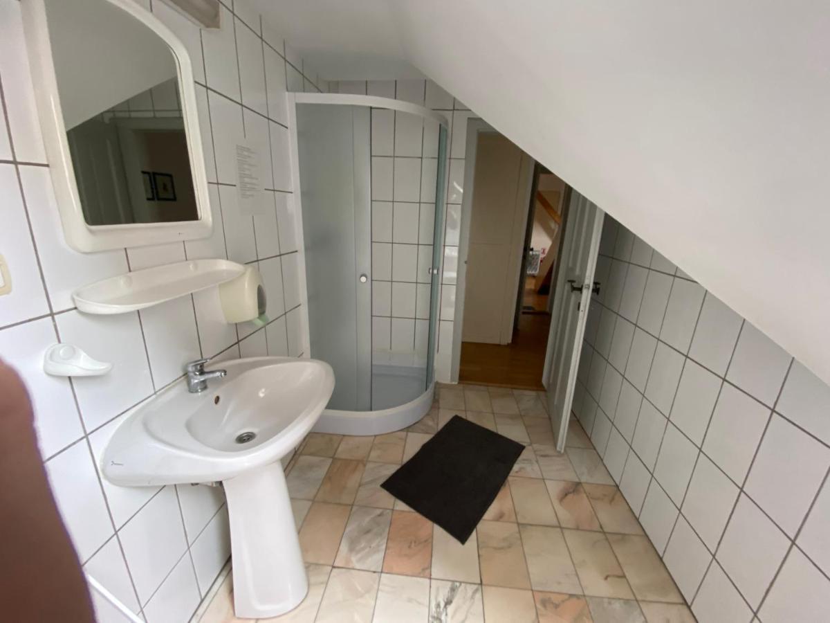 Voeroes Guest House Tîrgu Secuiesc Buitenkant foto