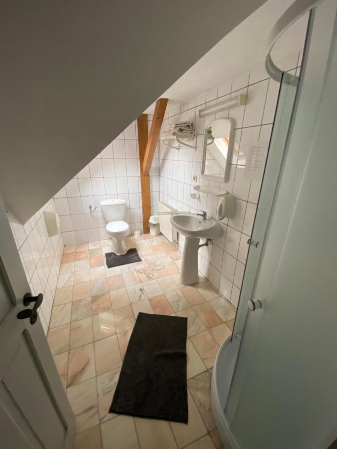 Voeroes Guest House Tîrgu Secuiesc Buitenkant foto